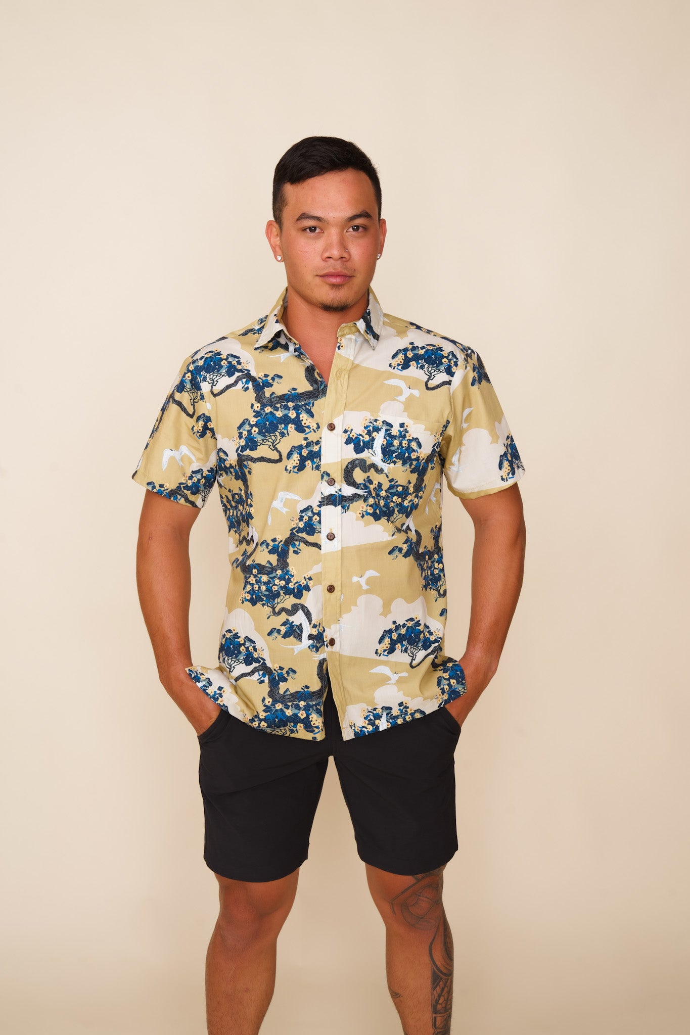 Manu-o-Kū & Flowering Hau Tree Blonde Aloha Shirt