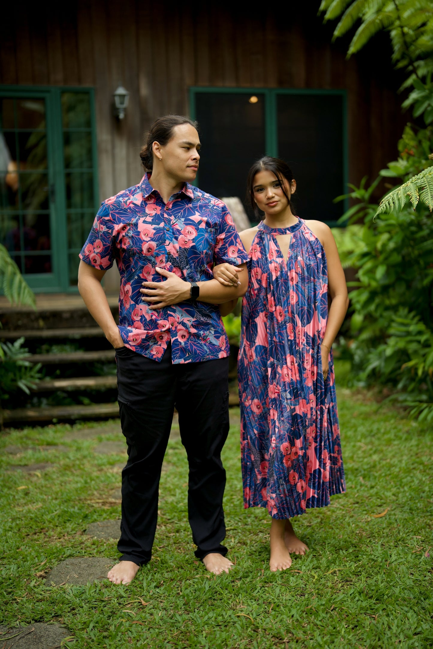 Flowering Hau Keyhole Accordion Dress