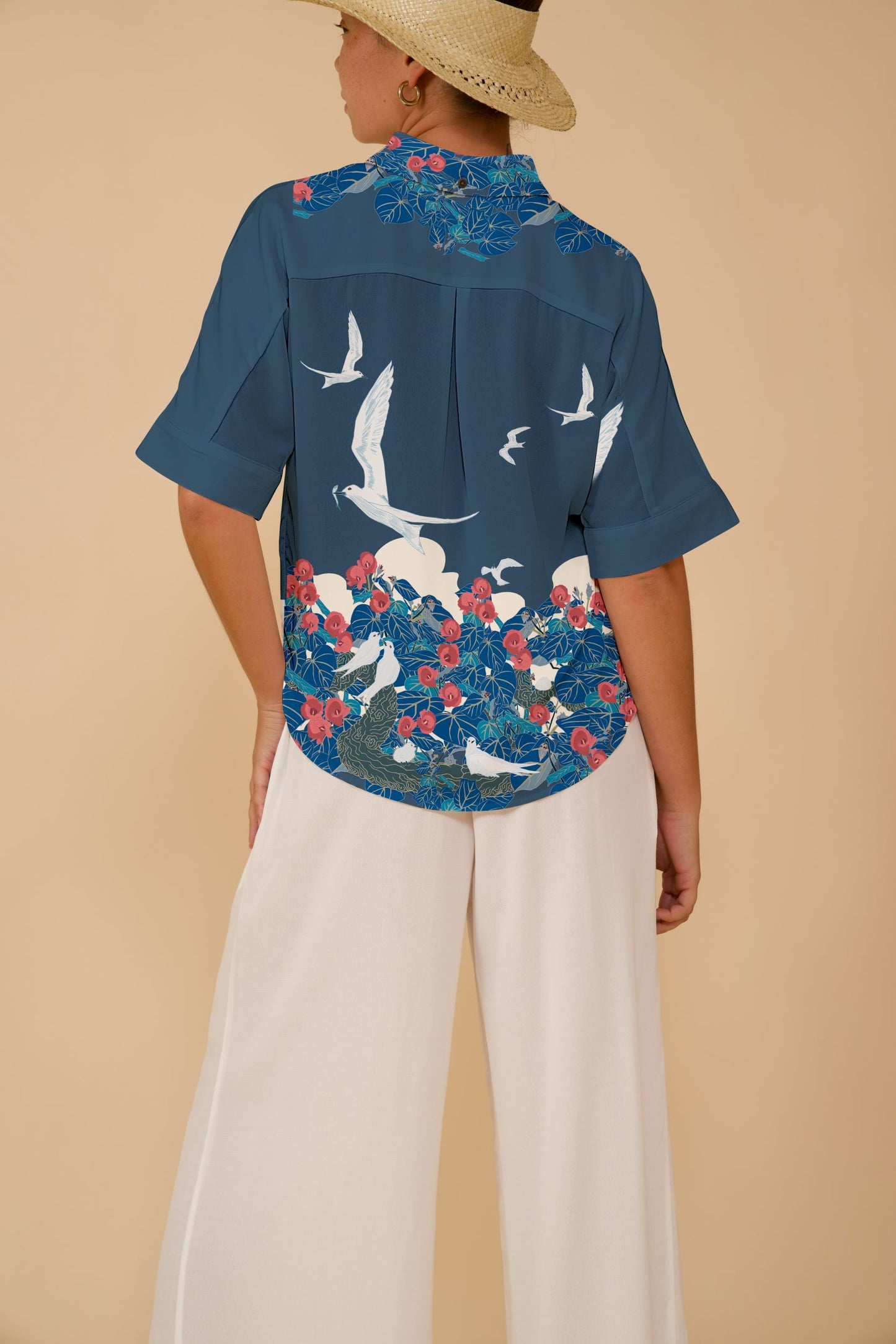 Manu-o-Kū & Hau Tree Women's Blue Kimono Sleeve Aloha Shirt (Iron Free)