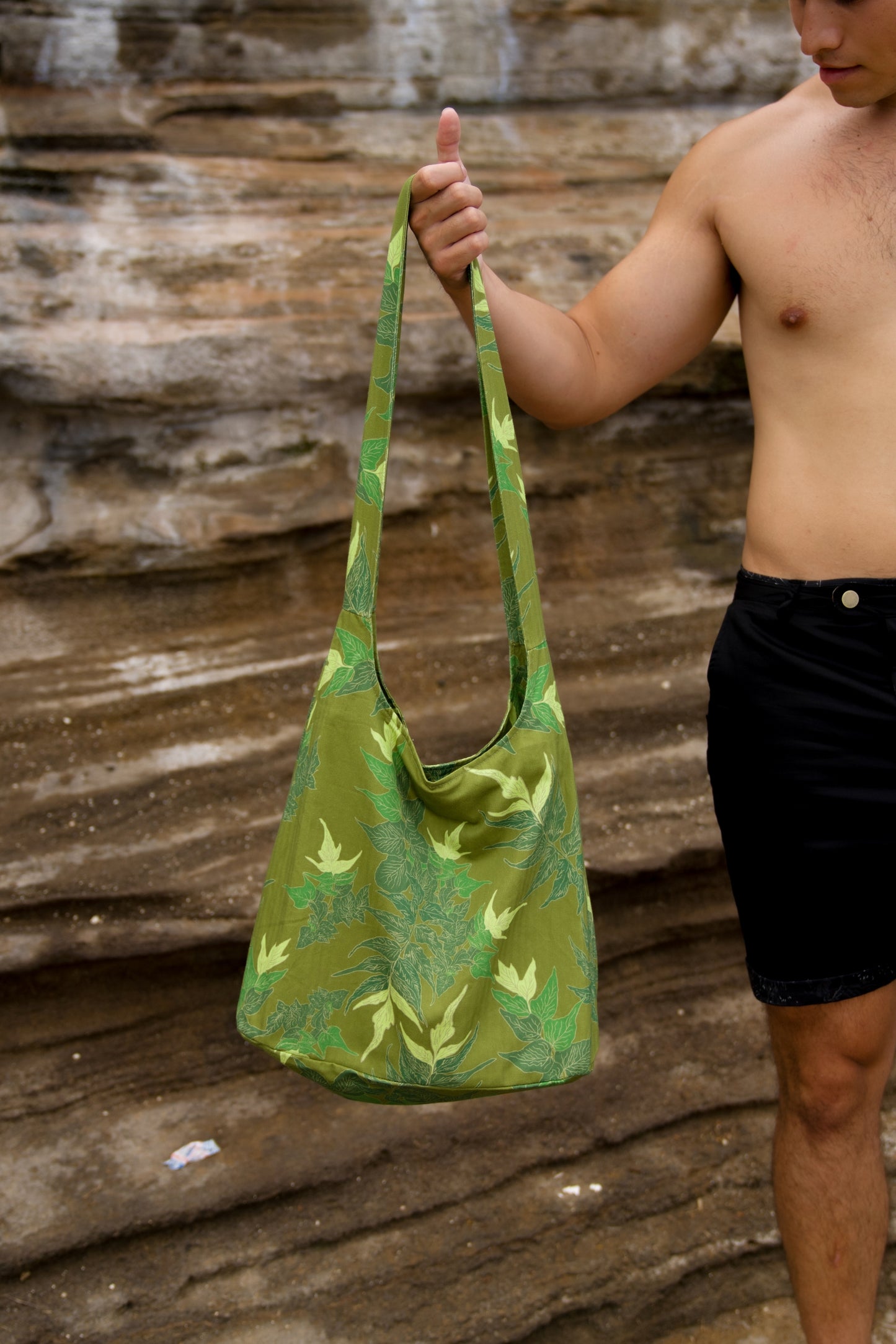 ‘Iwa‘Iwa Fern Green Tote Bag