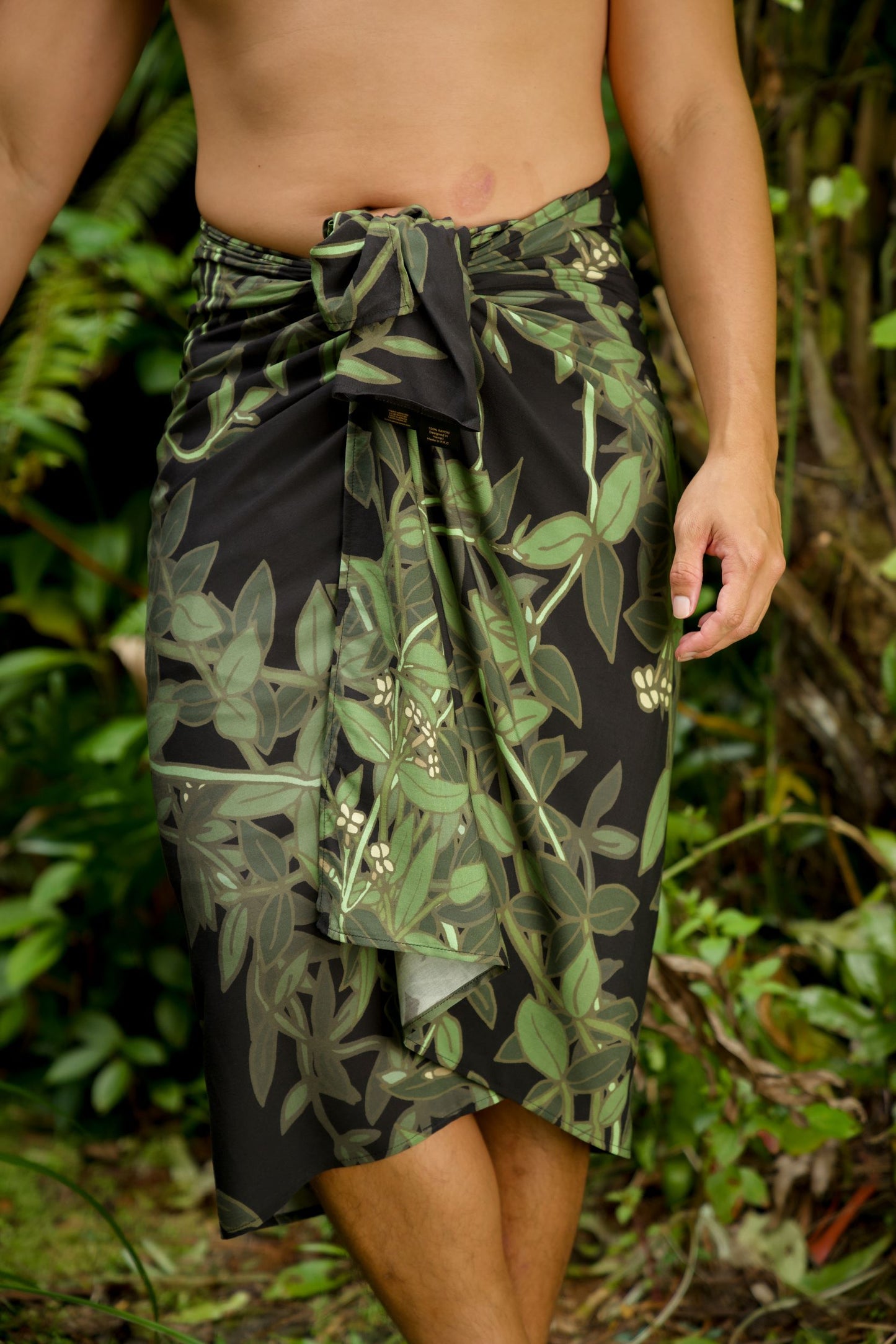 Maile Black Pareo / Sarong