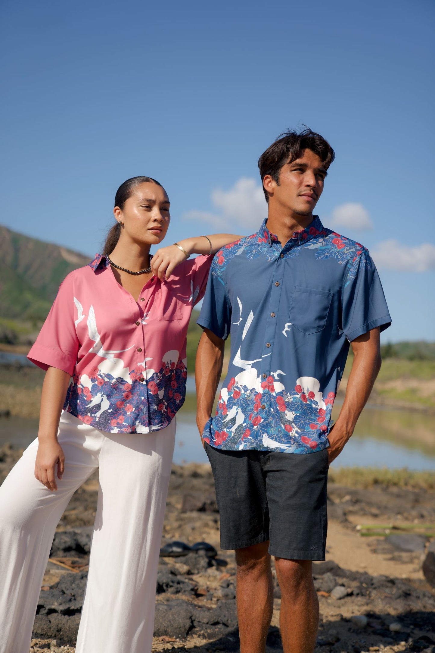 Manu-o-Kū & Hau Tree Blue Aloha Shirt (Iron Free)