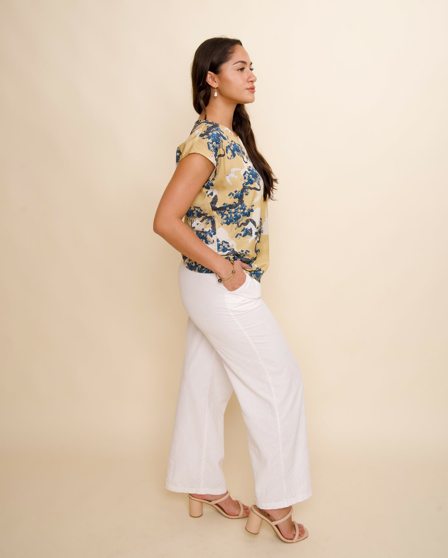 Manu-o-Kū & Flowering Hau Tree Blonde Cap Sleeve Blouse