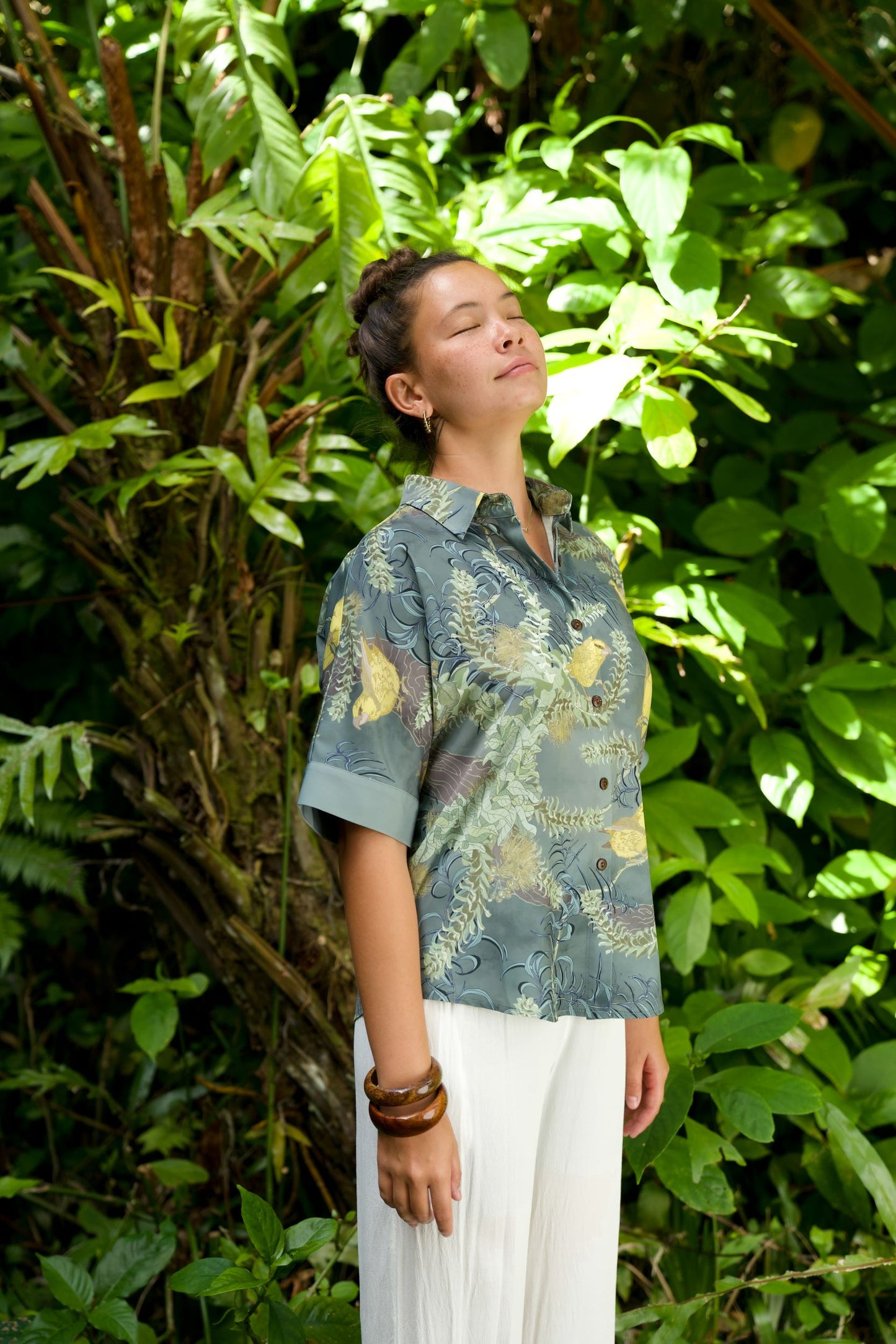Foraging Kiwikiu Women's Kimono Sleeve Aloha Shirt