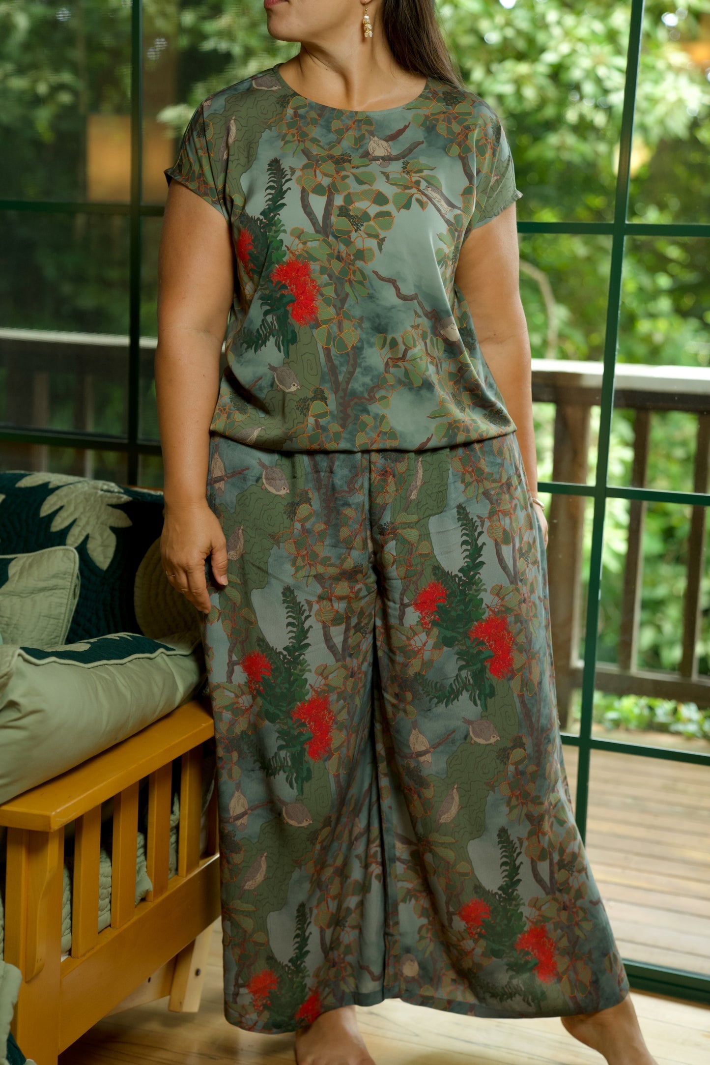 Vanishing 'Akikiki Palazzo Pants