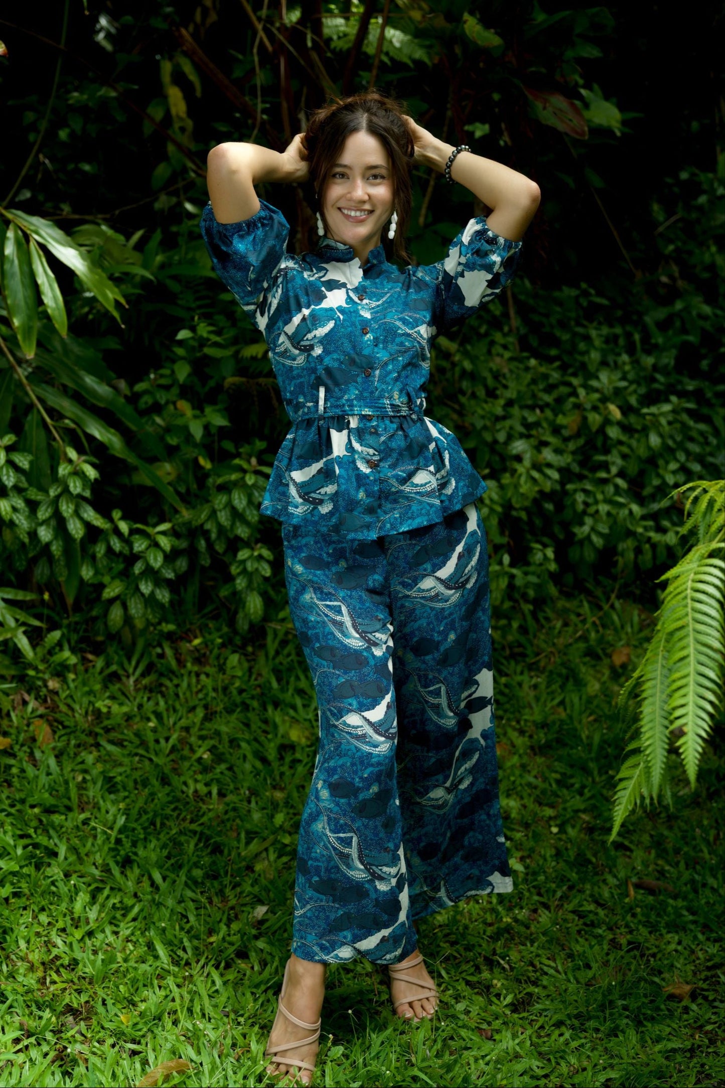 Hidden He‘e Tie Waist Blouse