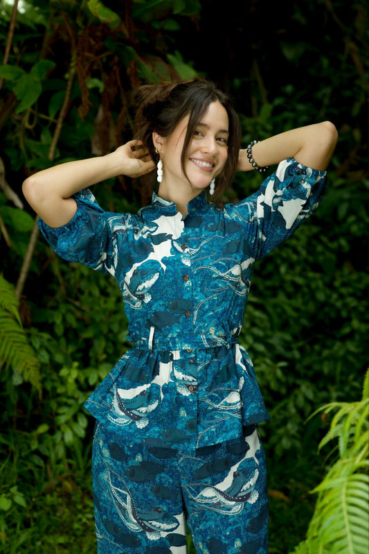 Hidden He‘e Tie Waist Blouse