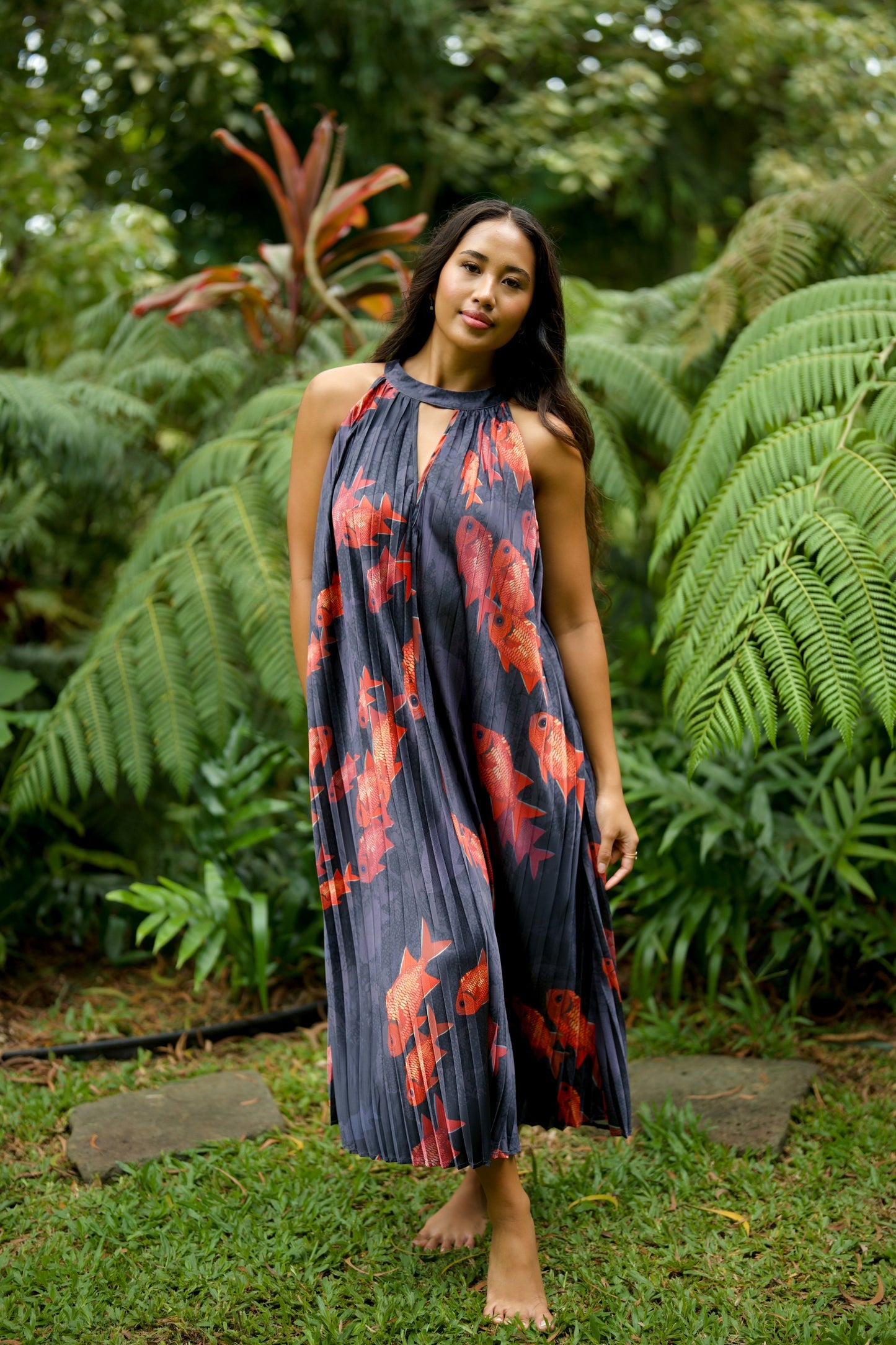 Menpachi ʻŪʻū Halter Top, Keyhole Accordion Resort Wear Dress