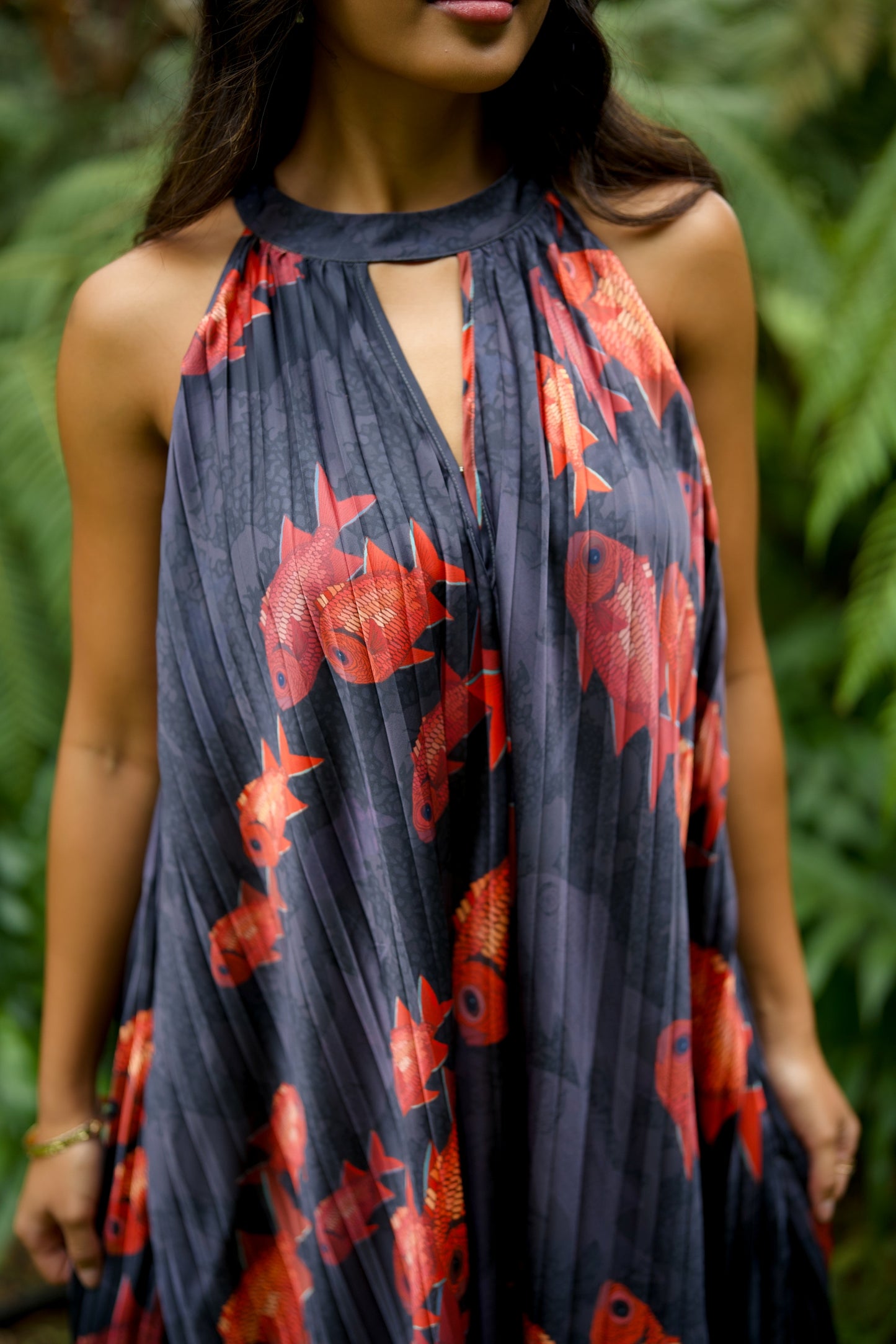 Menpachi ʻŪʻū Keyhole Accordion Dress