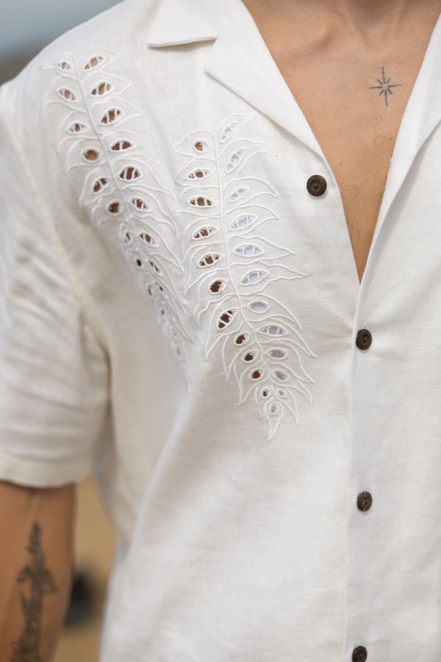 ‘Iwa‘Iwa Fern White Linen Vintage Cut Aloha Shirt