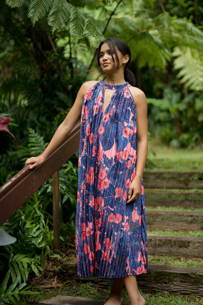 Flowering Hau Keyhole Accordion Dress