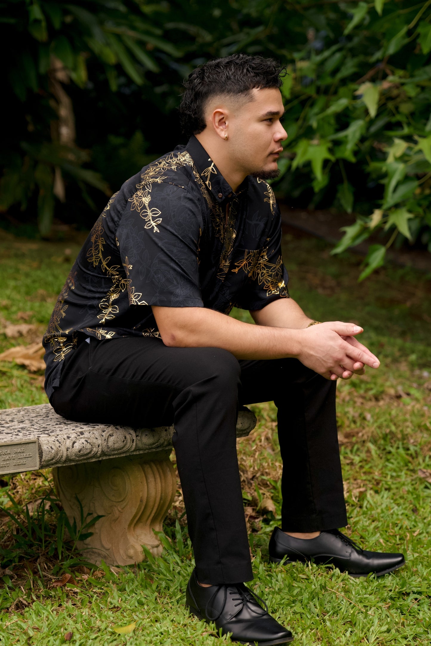 Maile Gold & Black Aloha Shirt (Iron Free)