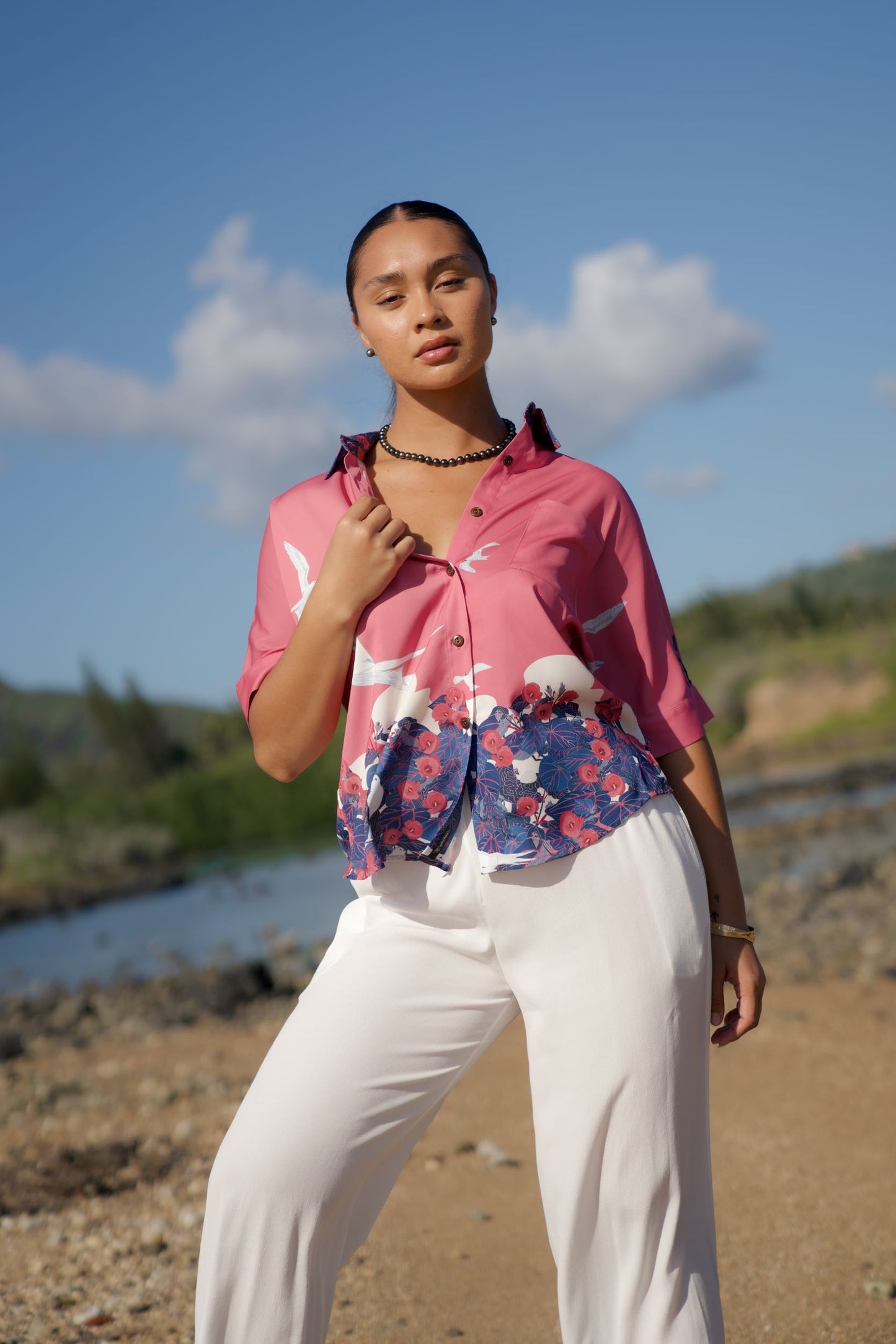 Manu-o-Kū & Hau Tree Women's Pink Kimono Sleeve Aloha Shirt (Iron Free)