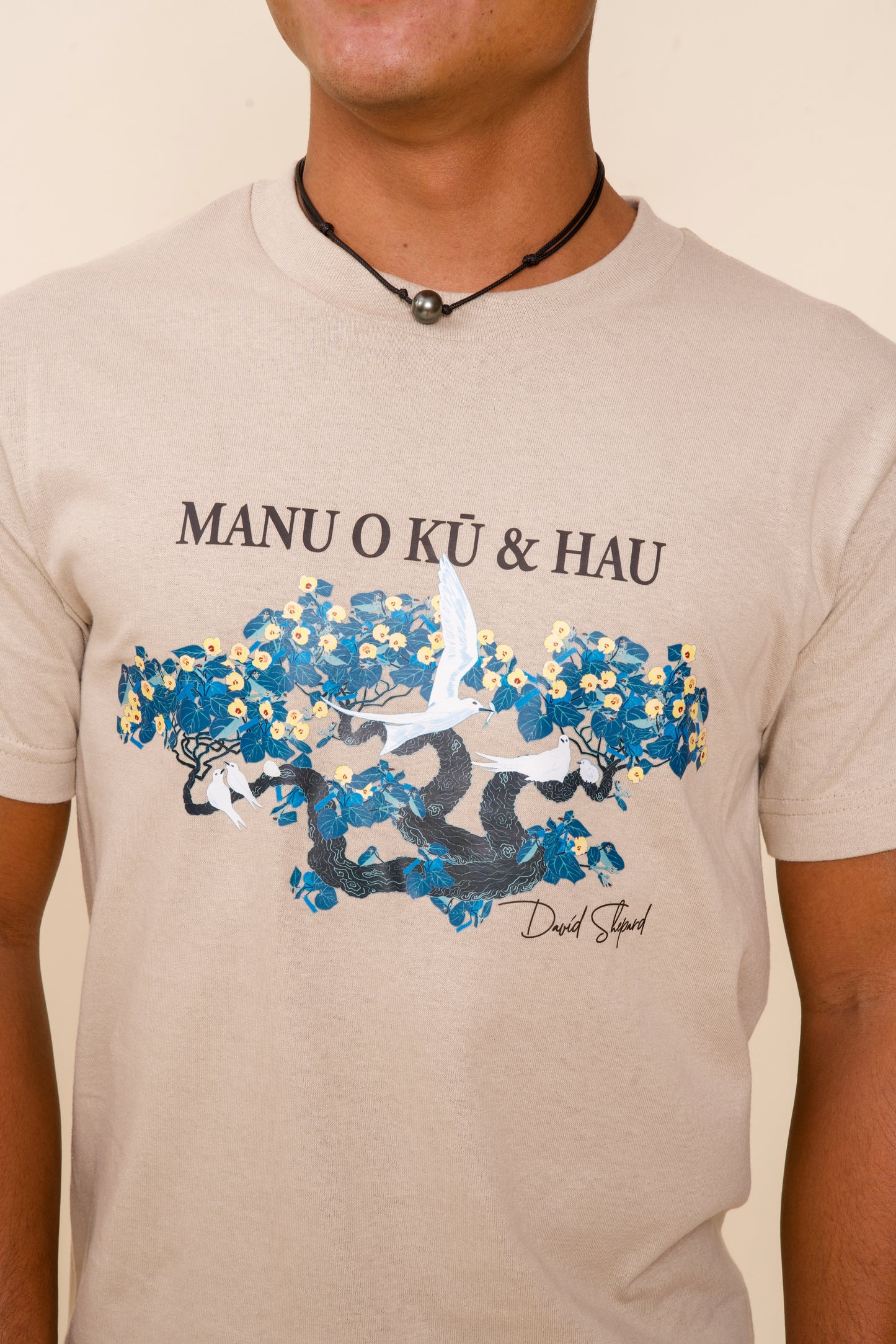 Manu-o-Kū & Flowering Hau Tree Tan T-Shirt