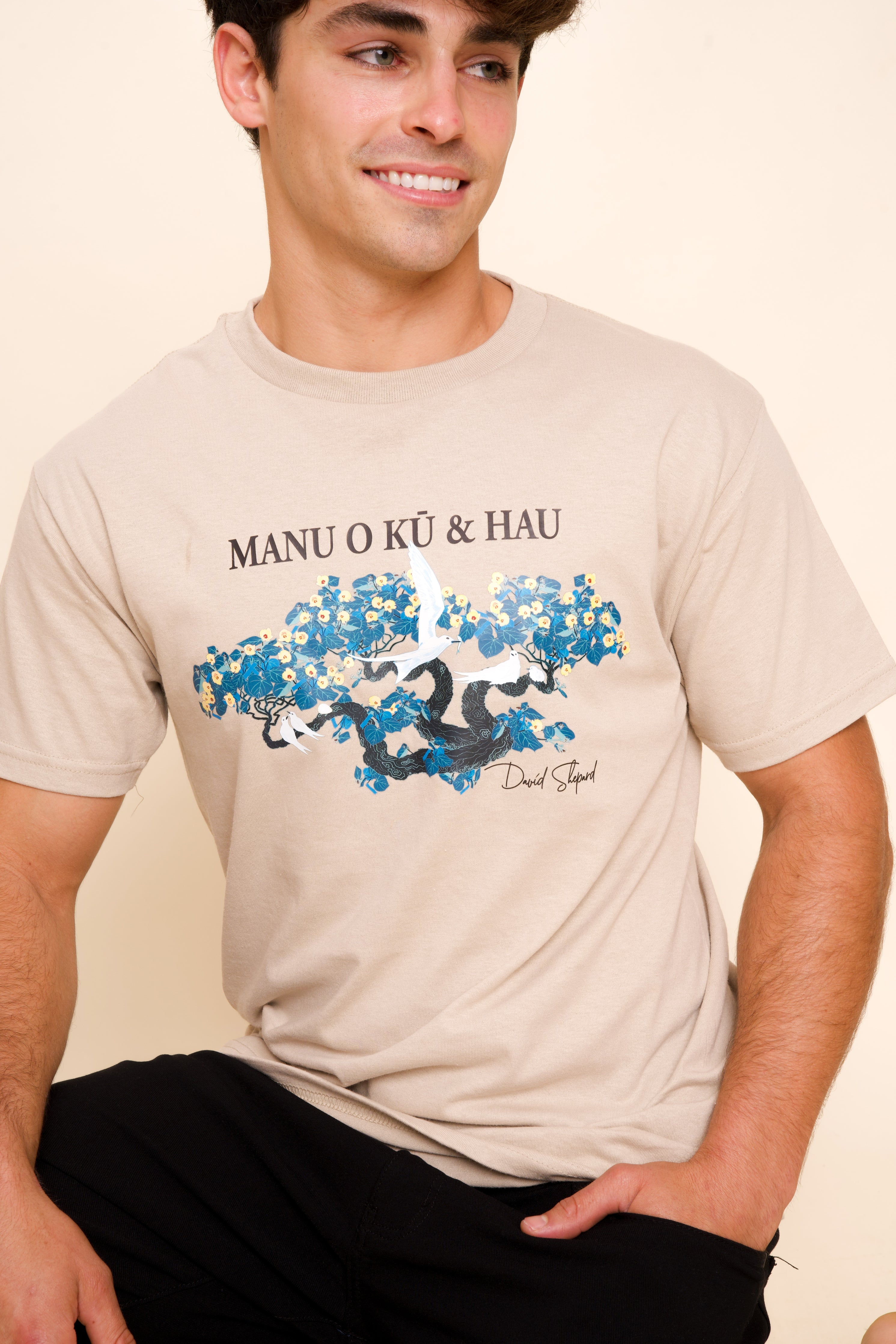 Manu-o-Kū & Flowering Hau Tree Tan T-Shirt