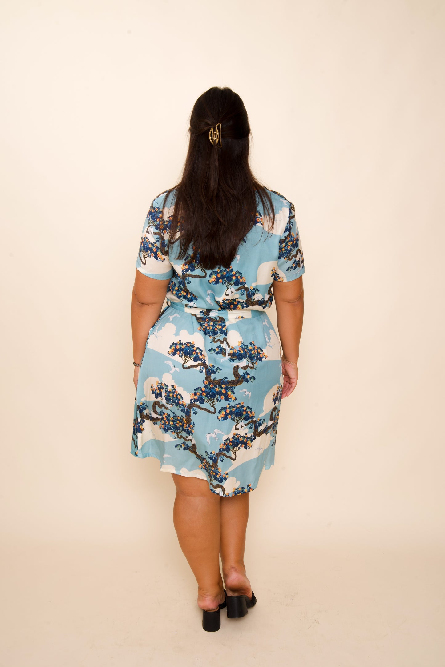 Manu-o-Kū & Flowering Hau Tree Sky Blue Tee Dress