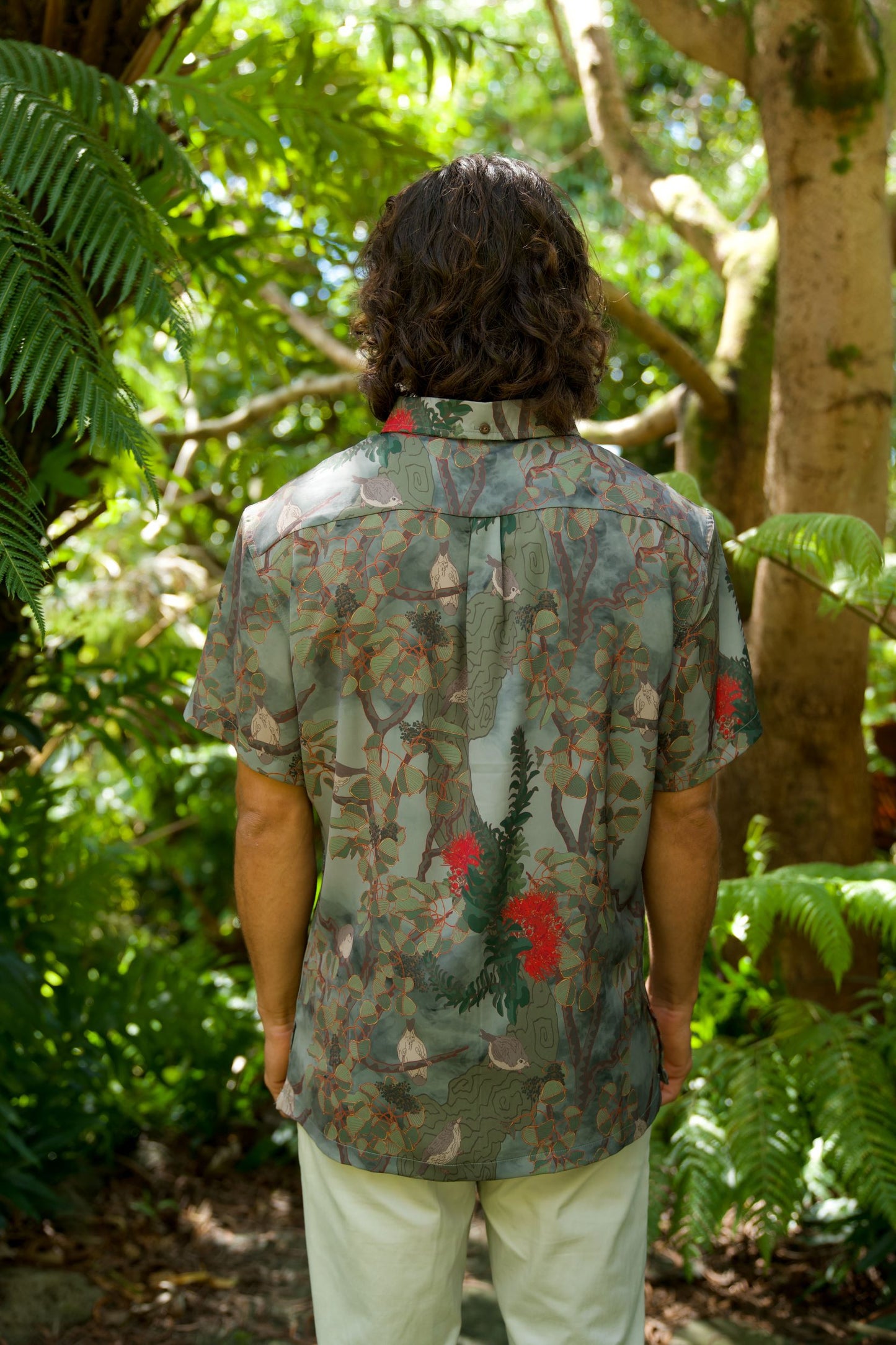 Vanishing 'Akikiki Iron Free Aloha Shirt