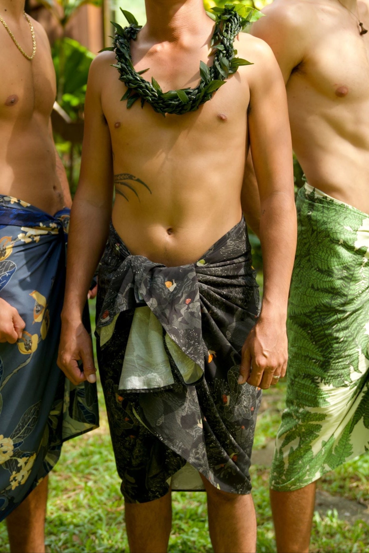 Kaniakapūpū Dark Forest Pareo / Sarong
