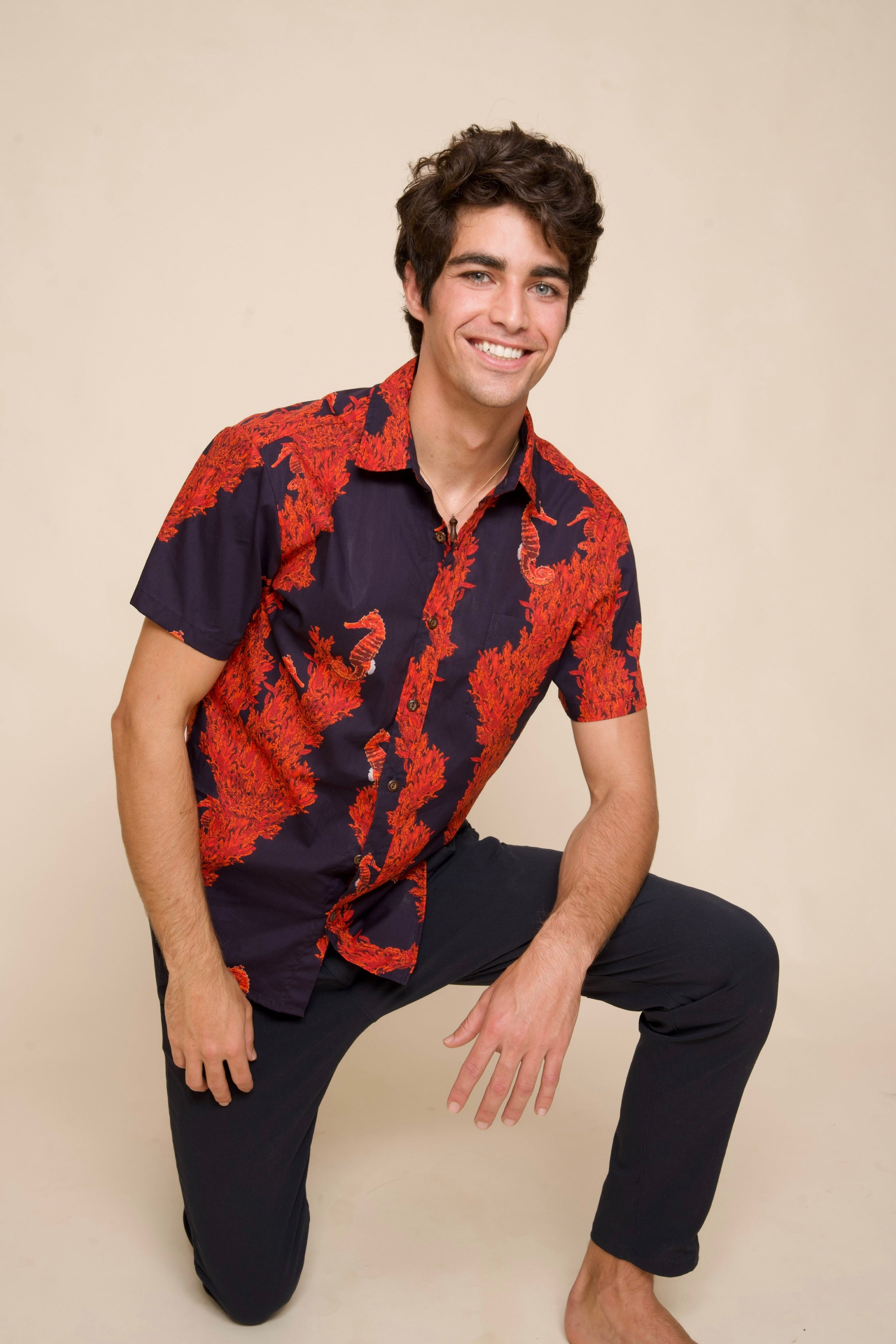 品揃え豊富で and Red Mens Black David — Fire Kala Limu - Shirt Aloha トップス