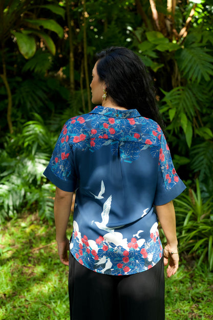 Manu-o-Kū & Hau Tree Women's Blue Kimono Sleeve Aloha Shirt (Iron Free)