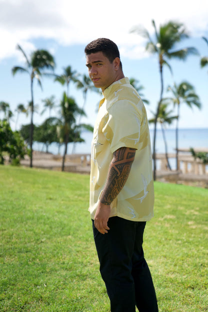 Manu-o-kū In Flight Yellow Aloha Shirt (Iron Free)