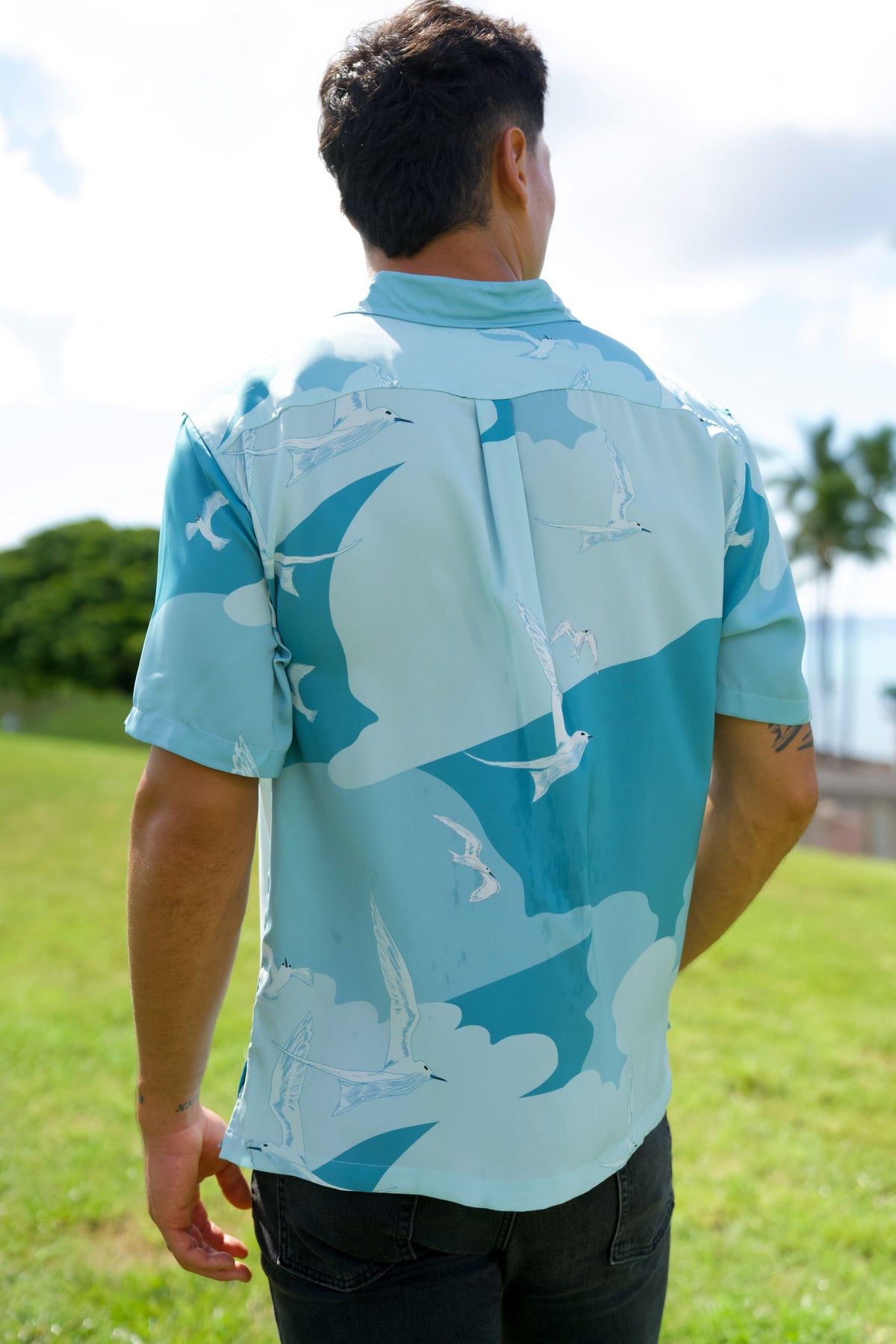 Manu-o-kū In Flight Blue Aloha Shirt (Iron Free)