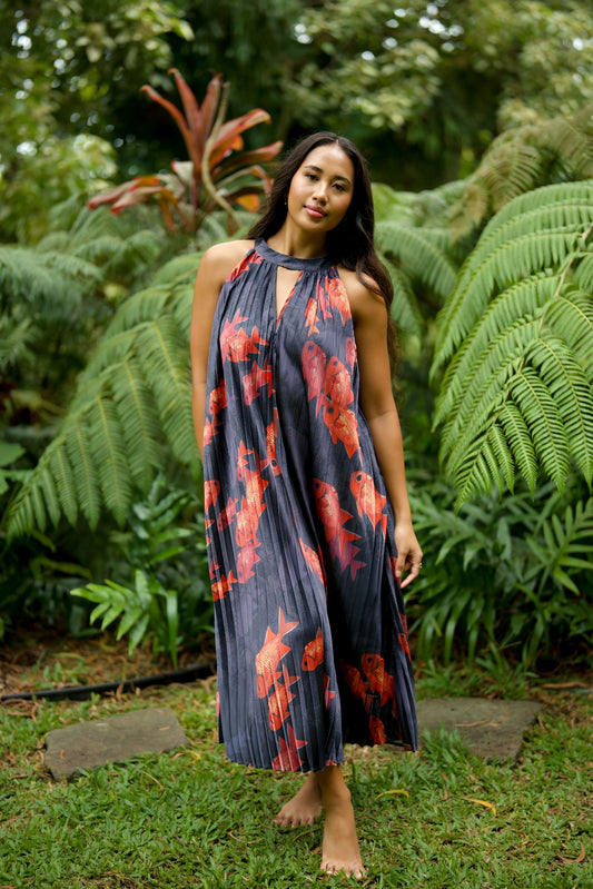 Menpachi ʻŪʻū Halter Top, Keyhole Accordion Resort Wear Dress